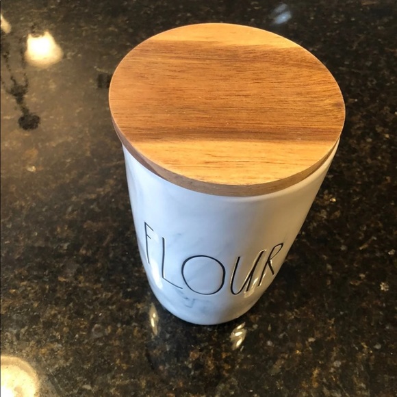 ❌SOLD ❌Rae Dunn flour canister - Picture 3 of 5